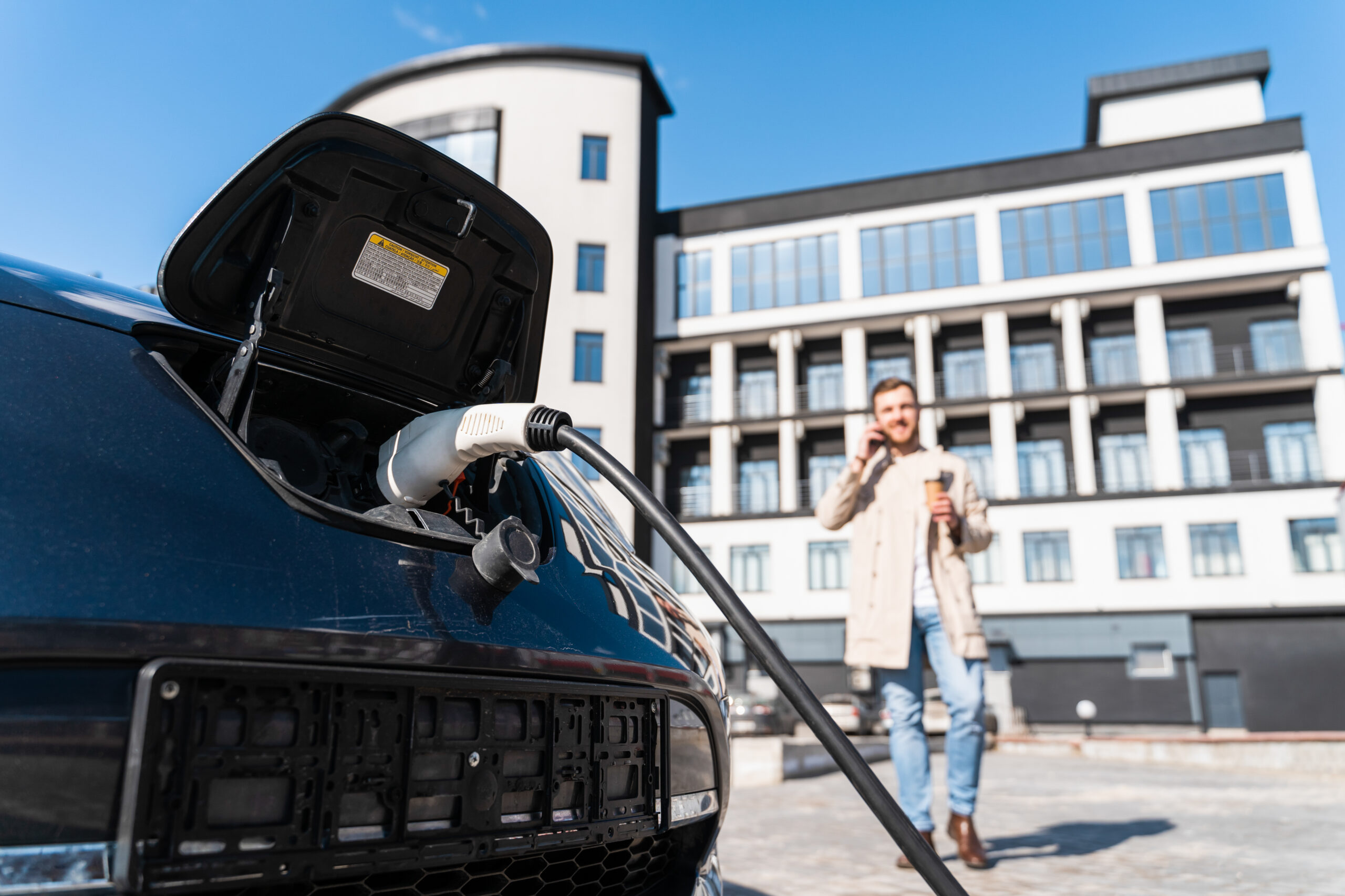 Enhancing Hotel Amenities – The Benefits of Offering Universal EV Chargers to Guests 